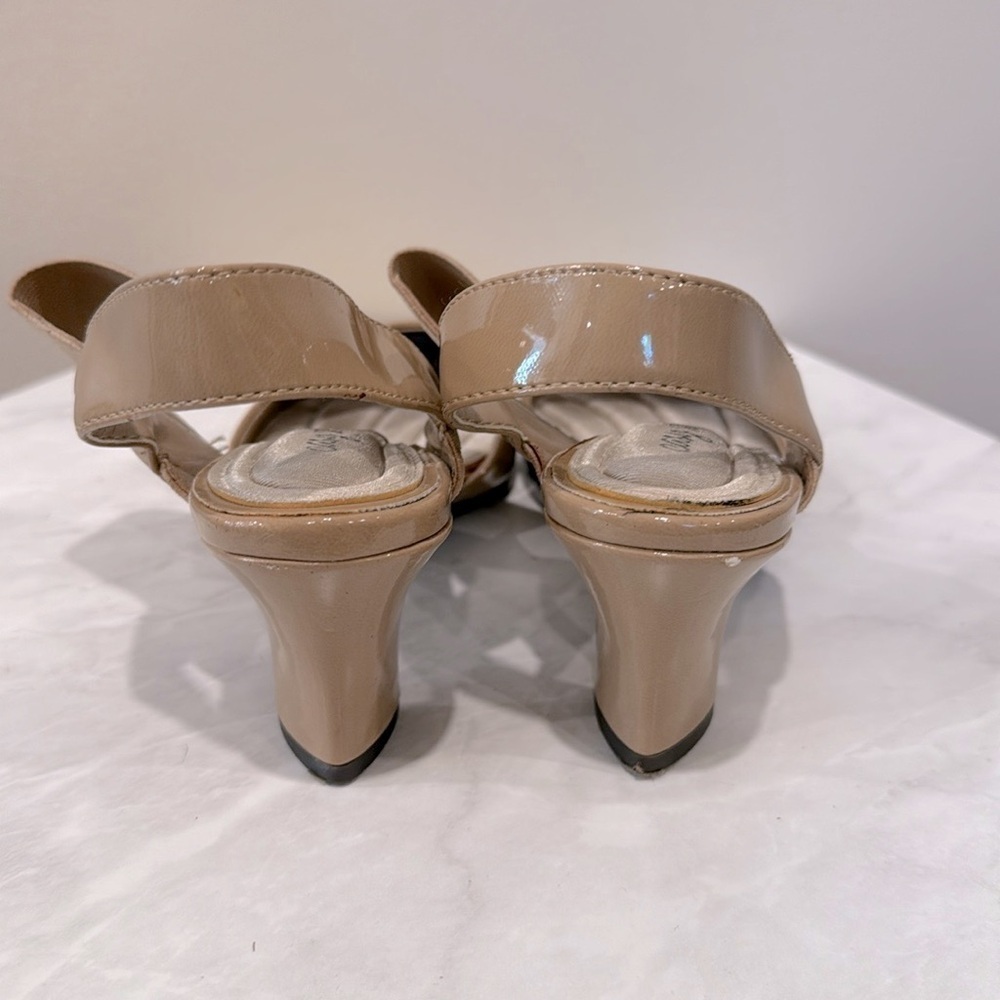 🔥Easy Street Elegant Tan Women's Heels🔥 - Picture 2 of 4